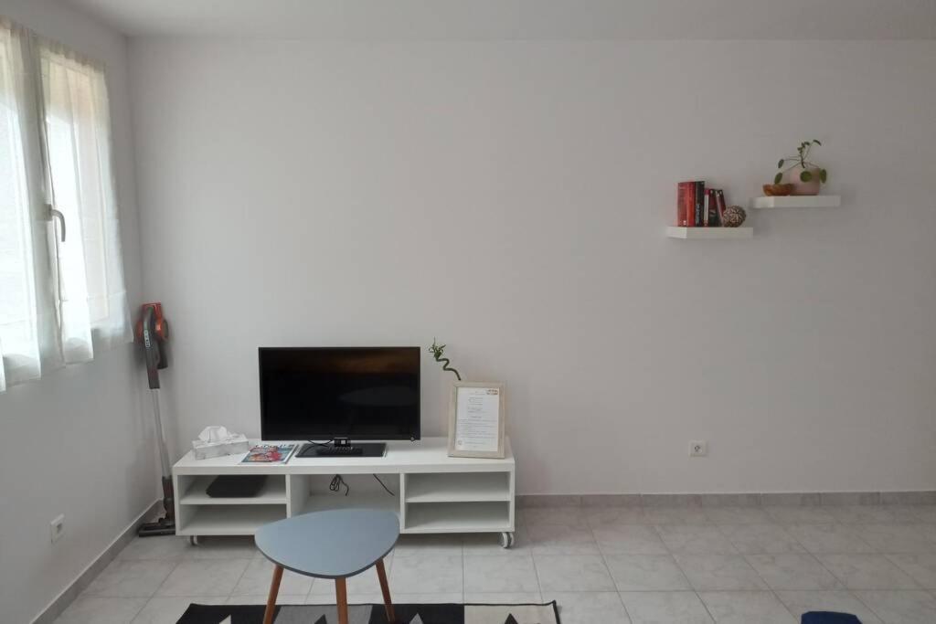 Appartement Neuf Tout Confort Aubenas Esterno foto